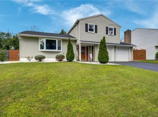 7499 Thunderbird Rd, Liverpool, NY 13088