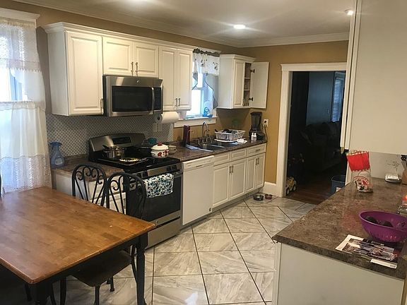 2nd image of 16 Nichols Ave #1