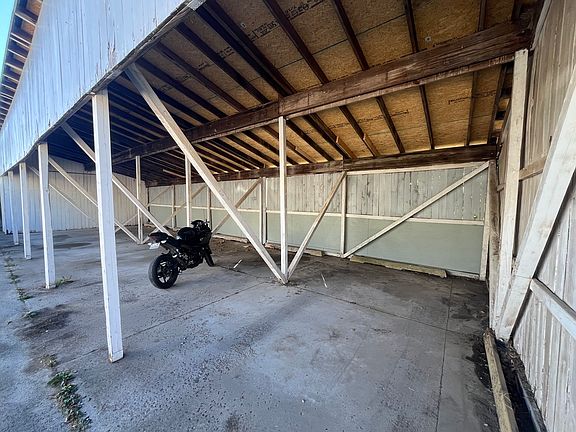 3rd image of 1215 Wall St