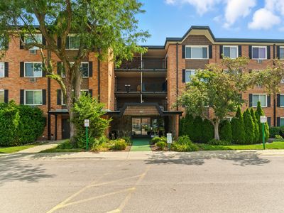 1207 S Old Wilke Rd APT 303, Arlington Heights, IL, 60005