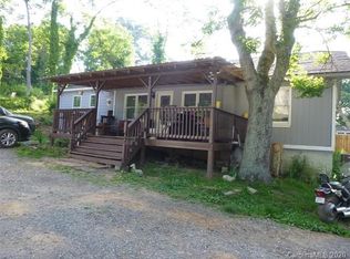3 Powlas Dr, Swannanoa, NC 28778