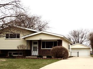 831 N Emroy Ave, Elmhurst, IL 60126