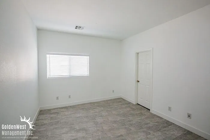 11235 Tribiani Ave — Photo 10