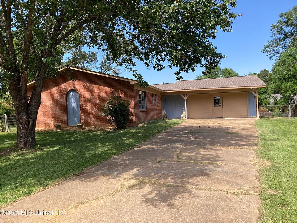 1st image of 110 Bingo Cir