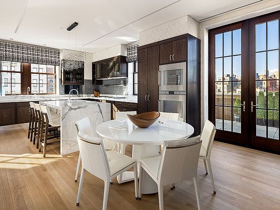 5th image of 224 Mulberry St Unit Penthouse