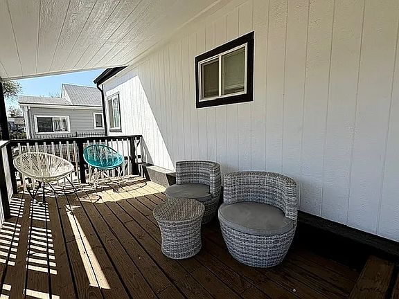 3rd image of 3275 W Hawthorne Pl