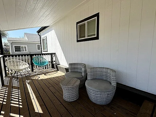 3275 W Hawthorne Pl — Photo 3