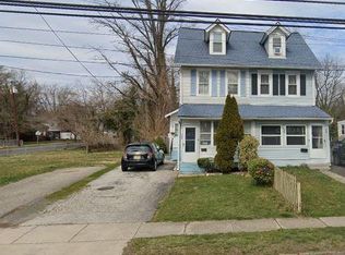 489 N Church St, Moorestown, NJ 08057