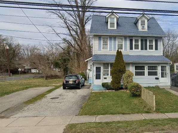 489 N Church St, Moorestown, NJ 08057