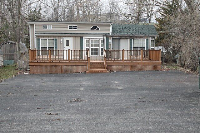 1st image of 130 Dogwood Ln