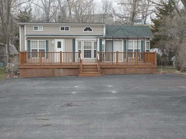 130 Dogwood Ln, Wilmington, IL 60481