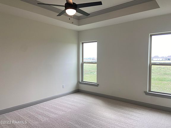 4th image of 210 Preston Rose Ln