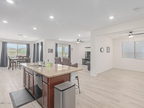 3rd image of 12080 N Goldenview Ln