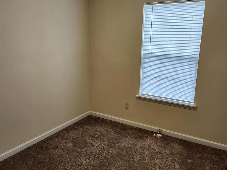 185 Hunters Trce — Photo 9
