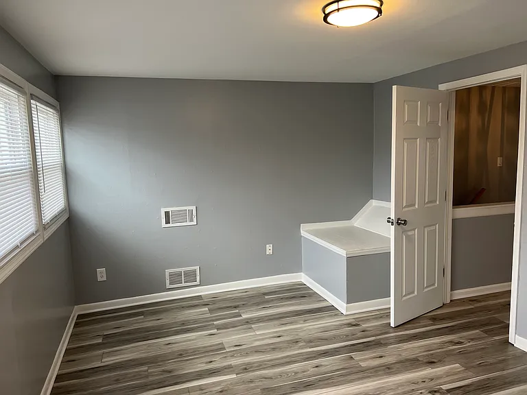 17356 Greenfield Rd — Photo 10