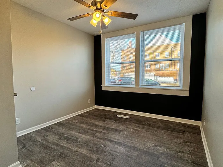 303 Flats — Photo 36