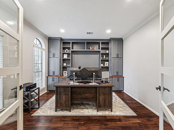 3rd image of 5410 Sycamore Creek Drive