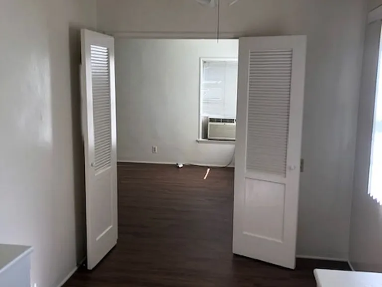 321 W Alameda Ave — Photo 6