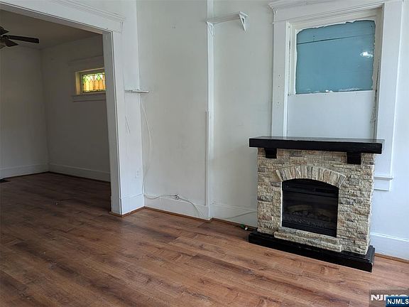 5th image of 143 Atlantic St