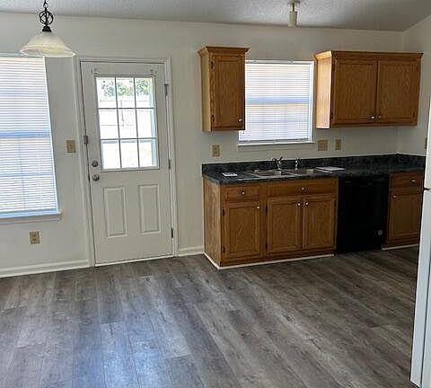 4th image of 309 Brookside Dr