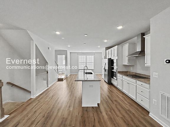 4th image of 1325 Claytor Ln