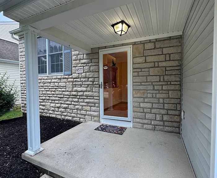 8577 Clover Glade Dr — Photo 2
