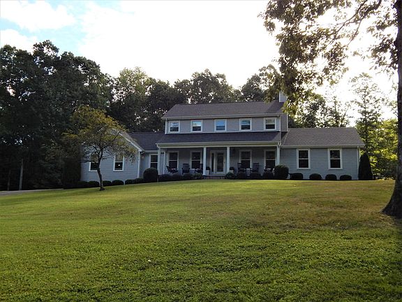 3rd image of 322 Michael Dr