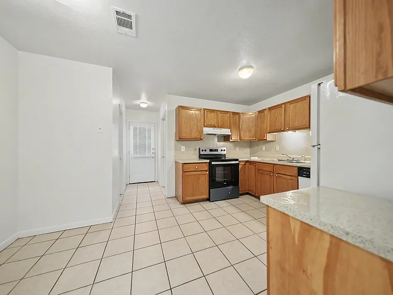 2813 Cantabrian Dr, Killeen — Photo 4