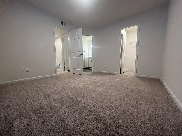 Wesley St. Claire Apartments at Lawrenceville — Photo 91