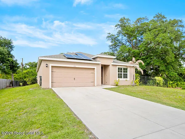 4 bed, 2.0 bath, 1830 sqft, $2,400 — Photo 2