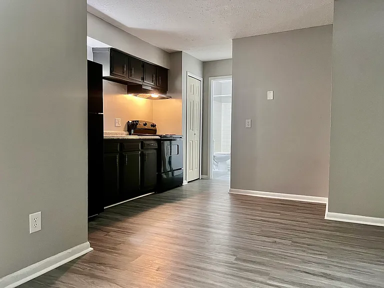 Legends Pointe Apartments — Photo 19