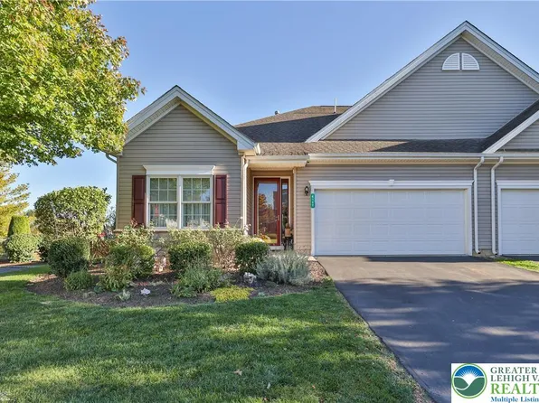 4140 Pine Hurst Dr, Northampton, PA 18067