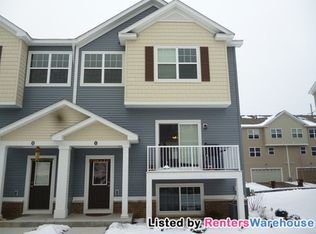 9585 Madison Dr APT 4, Chanhassen, MN 55317