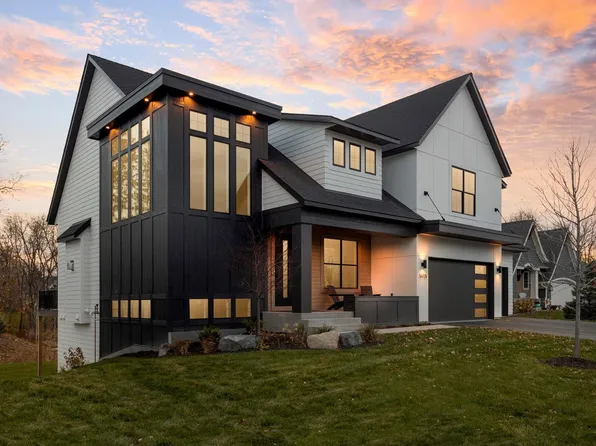 9229 Timberland Trl, Eden Prairie, MN 55347