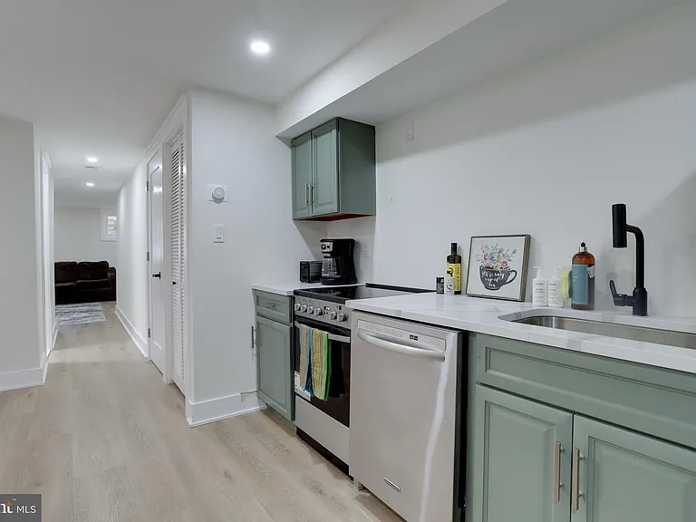 1404 Massachusetts Ave SE — Photo 46