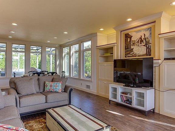 3rd image of 3105 NW Oceania Dr