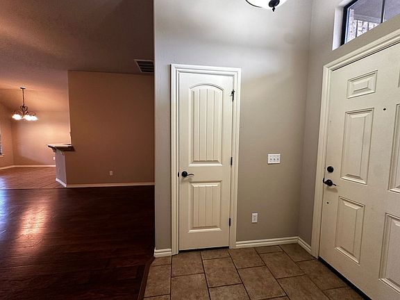 5th image of 1015 NW 29th St