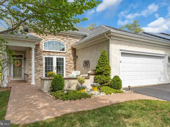 28 Pierhead Dr, Barnegat, NJ 08005