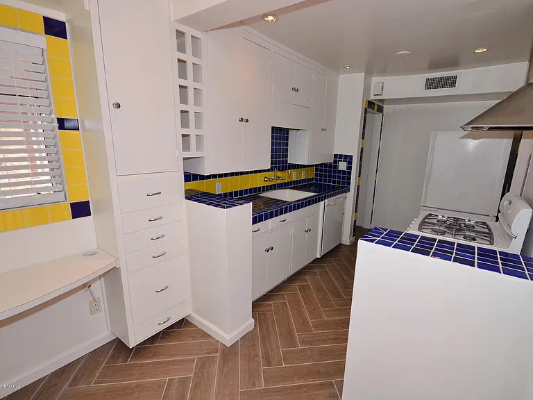 3002 E Copper St — Photo 9
