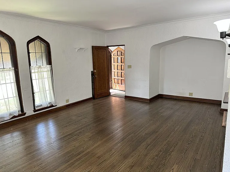1328-1330 Martha Washington Dr — Photo 6