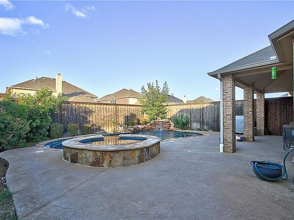 5th image of 1482 Plum Valley Dr