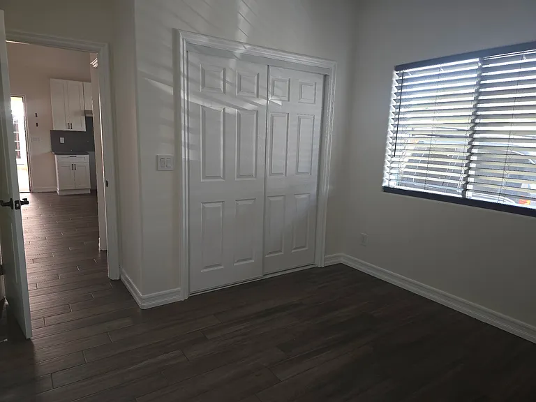 15421 S Williams Ave #1/2 — Photo 7