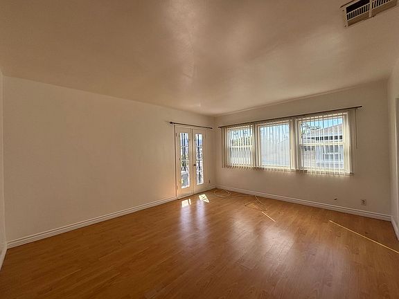 2nd image of 625-633 1/2 W Glenoaks Blvd #625
