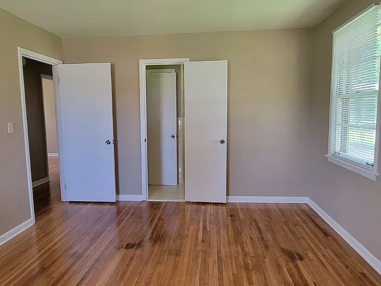 6408 Robinhood Ln NW — Photo 25