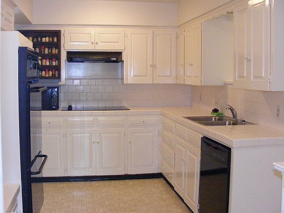 Updated appliances in kitchen