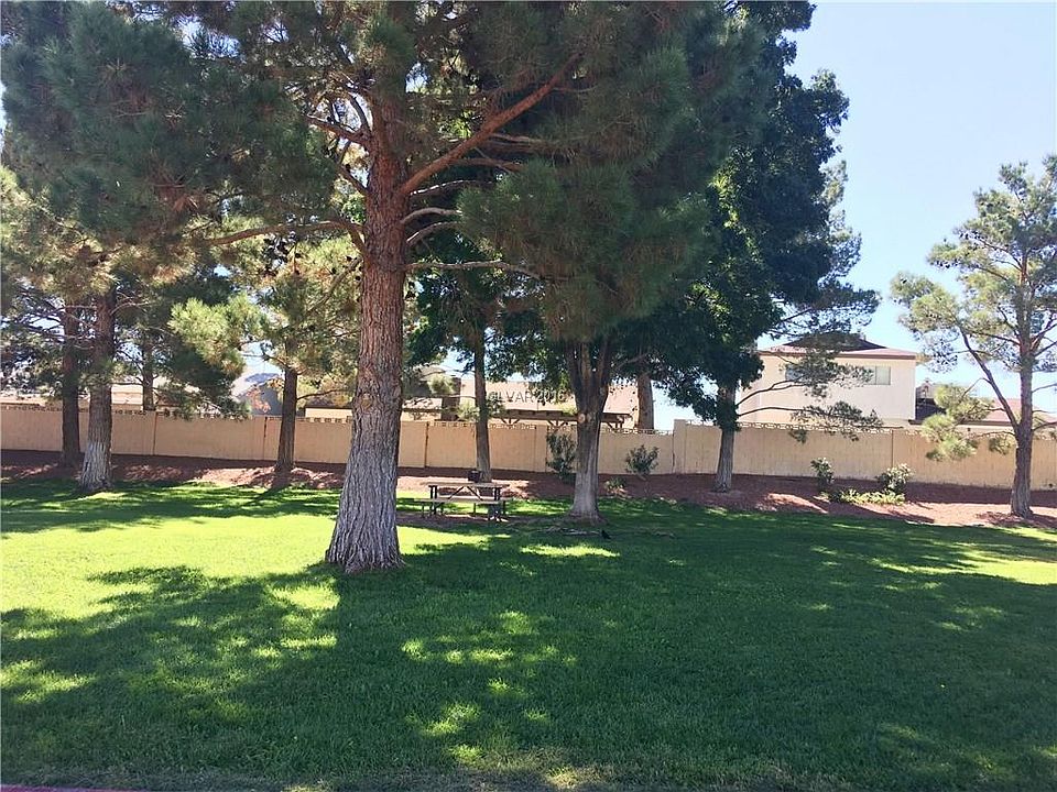 1st image of 1900 N Torrey Pines Dr Unit 131