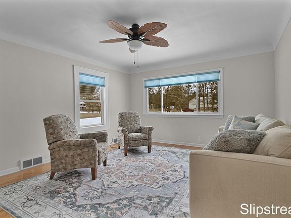 3rd image of 5960 Ethelwin Ave NE