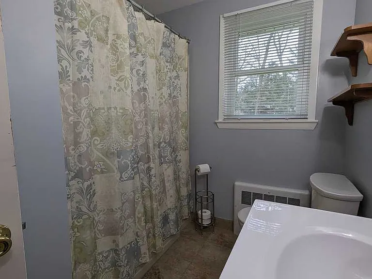 611 Amherst Rd — Photo 12