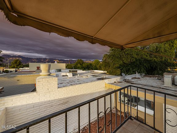 3rd image of 2106 N Calle De Vida