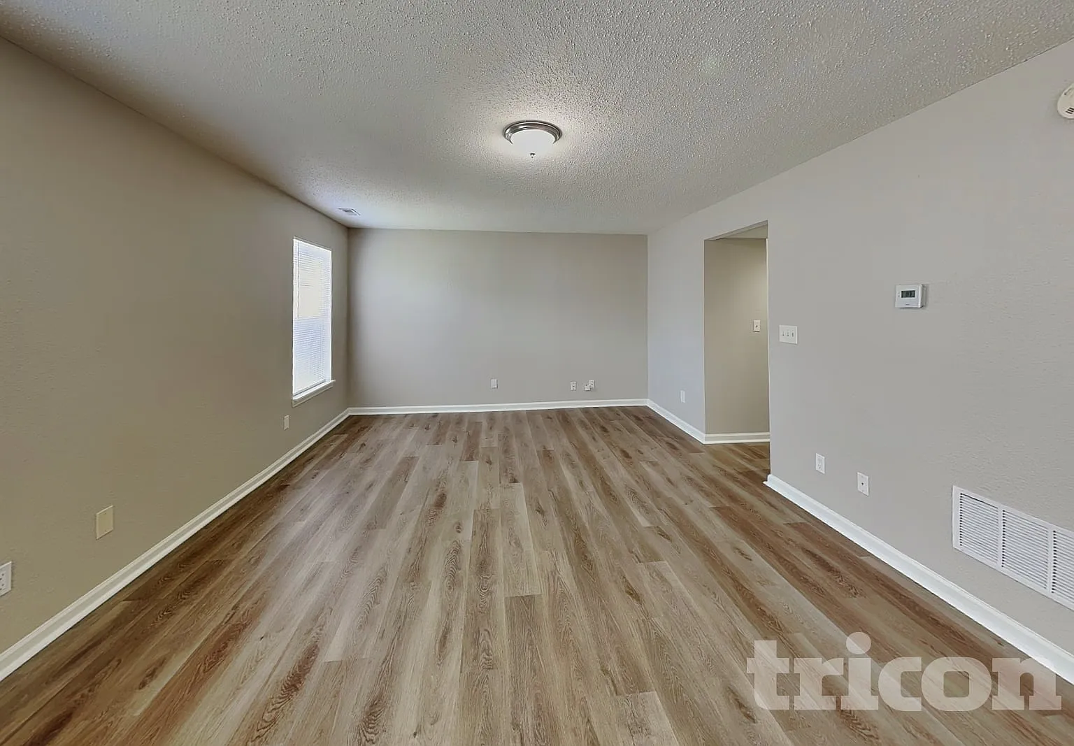 5025 Lincoln Road Indianapolis IN — Photo 2
